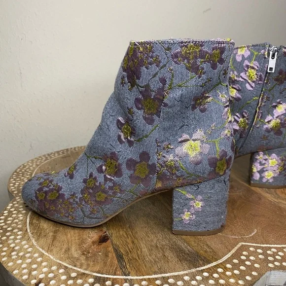 Zigi Soho Nydia Floral Embroidered Ankle Booties barbiecore - Picture 8 of 10